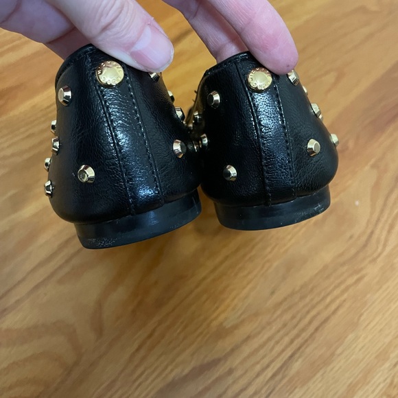 Michael Kors Ailee Studded Flat black leather gold studs size 7M - Picture 6 of 10